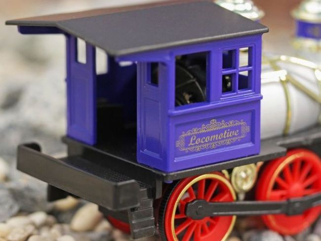 Машина Kinsmart Classic Locomotive инерция (1/6шт.) 17,5см б/к Машина Kinsmart Classic Locomotive инерция (1/6шт.) 17,5см б/к