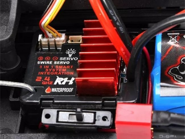 Радиоуправляемый монстр Remo Hobby SMAX (синий) 4WD 2.4G 1/16 RTR Радиоуправляемый монстр Remo Hobby SMAX (синий) 4WD 2.4G 1/16 RTR