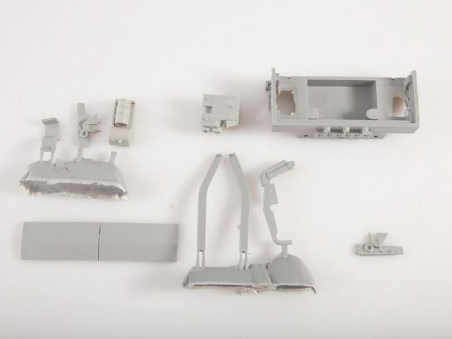 Сборная модель AVD Асфальтоукладчик Д-150, 1/43