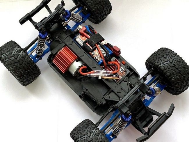 Капролоновые рычаги подвески для Remo Hobby 1/16, синие, тюнинг (2 шт) Капролоновые рычаги подвески для Remo Hobby 1/16, синие, тюнинг (2 шт)