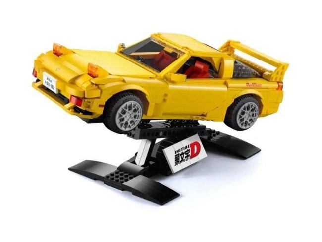 Конструктор CaDA автомобиль Mazda FD35 RX-7 (1655 деталей) Конструктор CaDA автомобиль Mazda FD35 RX-7 (1655 деталей)