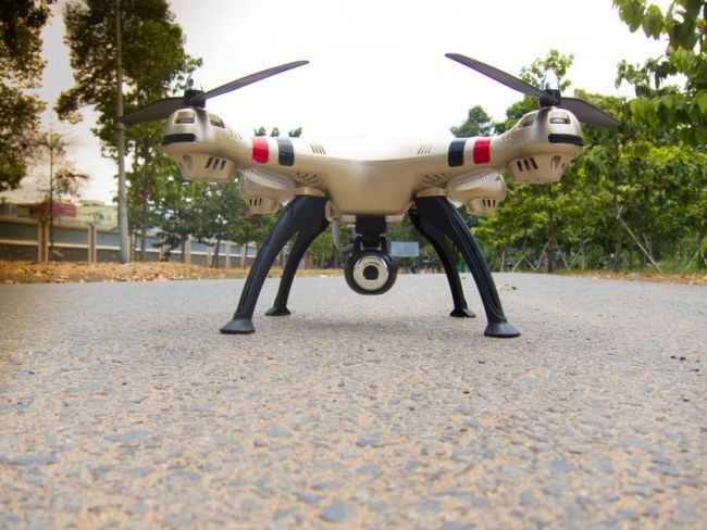 Р/У квадрокоптер Syma X8HW с FPV трансляцией Wi-Fi, барометр 2.4G RTF Р/У квадрокоптер Syma X8HW с FPV трансляцией Wi-Fi, барометр 2.4G RTF