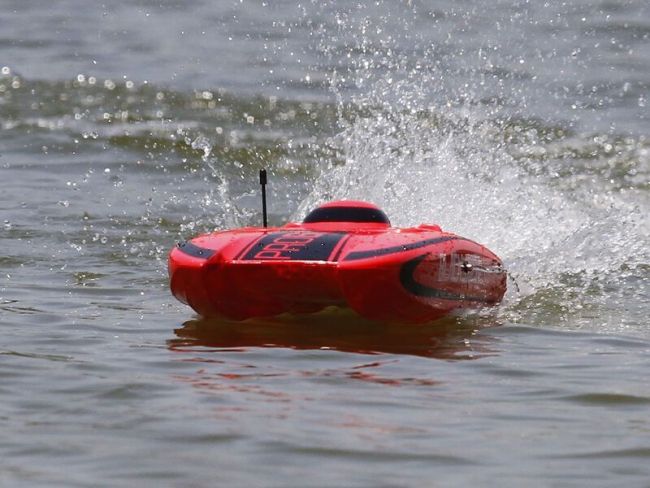 Радиоуправляемый катамаран ProBoat Blackjack 24 Brushless RTR Радиоуправляемый катамаран ProBoat Blackjack 24 Brushless RTR
