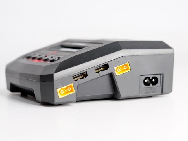 Универсальное зарядное устройство G.T.Power X4MINI 200 W Dual Power 19-26/220В, 10Aх4 Универсальное зарядное устройство G.T.Power X4MINI 200 W Dual Power 19-26/220В, 10Aх4