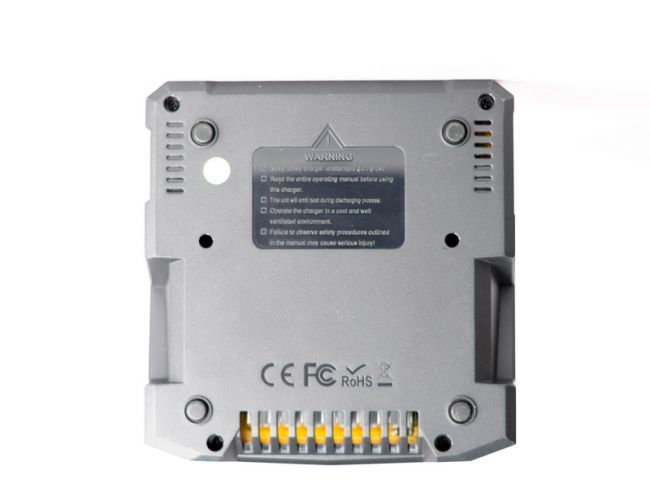 Универсальное зарядное устройство G.T.Power X4MINI 200 W Dual Power 19-26/220В, 10Aх4 Универсальное зарядное устройство G.T.Power X4MINI 200 W Dual Power 19-26/220В, 10Aх4