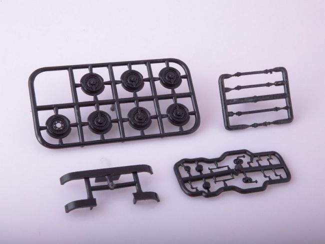 Сборная модель AVD Штабной автобус Прогресс-7, 1/43