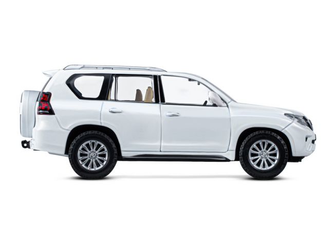 Машина "АВТОПАНОРАМА" Land Cruiser Prado, 1/24, белый, свет, звук, в/к 24,5х12,5х10,5 см Машина "АВТОПАНОРАМА" Land Cruiser Prado, 1/24, белый, свет, звук, в/к 24,5х12,5х10,5 см