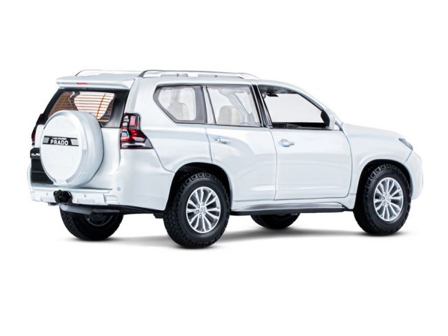 Машина "АВТОПАНОРАМА" Land Cruiser Prado, 1/24, белый, свет, звук, в/к 24,5х12,5х10,5 см Машина "АВТОПАНОРАМА" Land Cruiser Prado, 1/24, белый, свет, звук, в/к 24,5х12,5х10,5 см