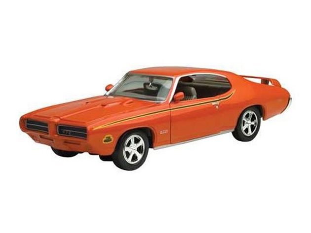 Машина Motormax 1:24 Pontiac GTO Judge в/к