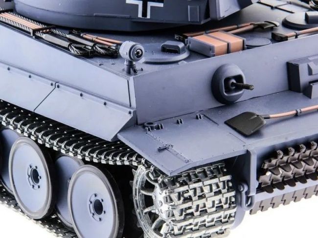 Радиоуправляемый танк Heng Long Tiger I UpgradeA V7.0 2.4G 1/16 RTR Радиоуправляемый танк Heng Long Tiger I UpgradeA V7.0 2.4G 1/16 RTR