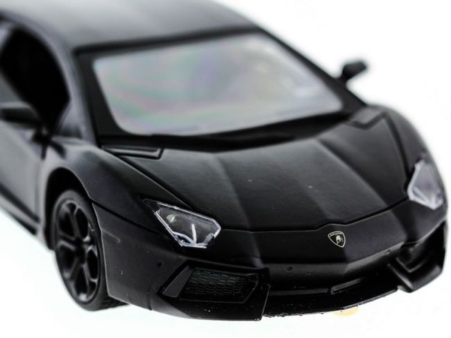 Р/У машина MZ Lamborghini Aventador 25035A 1/32 музыка, свет, инерция в/к Р/У машина MZ Lamborghini Aventador 25035A 1/32 музыка, свет, инерция в/к