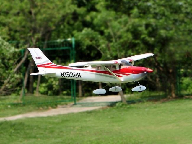 Радиоуправляемый самолет Top RC Cessna 182 400 class красная 965мм KIT