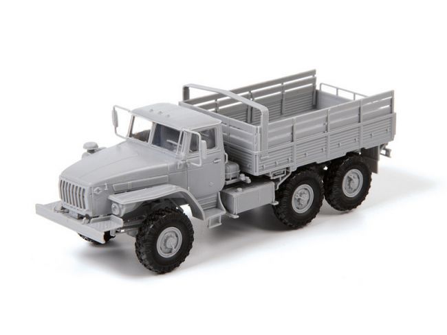 Сборная модель ZVEZDA Российский армейский грузовик "Урал-4320", 1/72