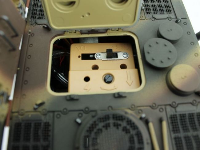 Р/У танк Torro Jagdtiger (Metal Edition) 1/16 2.4G, ИК-пушка, деревянная коробка Р/У танк Torro Jagdtiger (Metal Edition) 1/16 2.4G, ИК-пушка, деревянная коробка